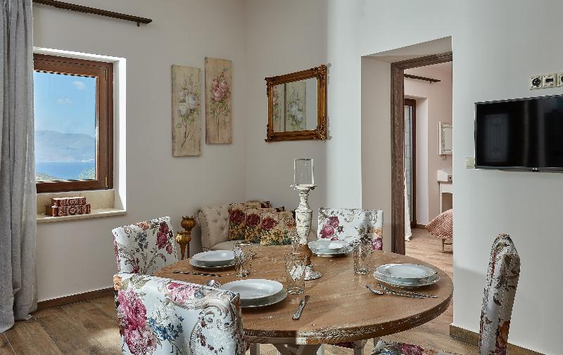 Orelia Cretan Villas & Deluxe Apartments Kamilari Bagian luar foto